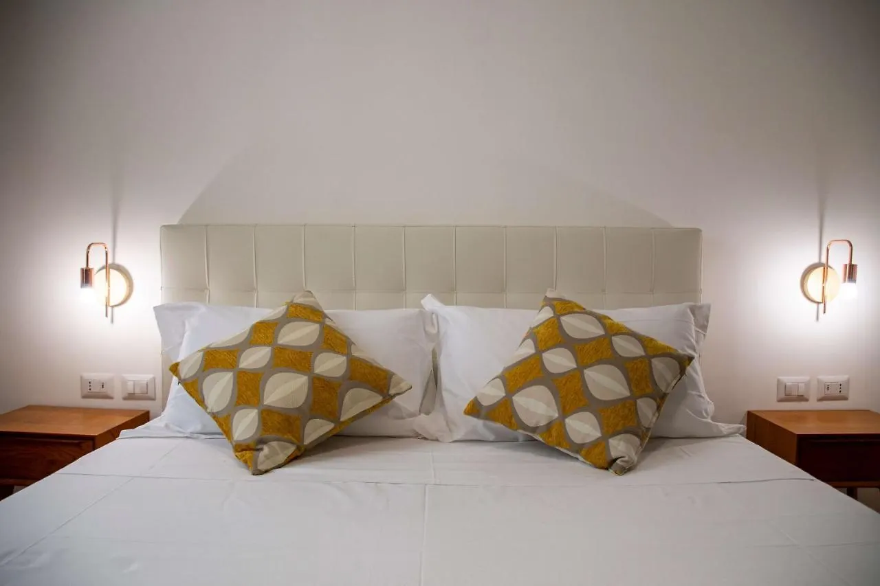 Castalia Apartments & Rooms Duomo 陶尔米纳 0*,  意大利