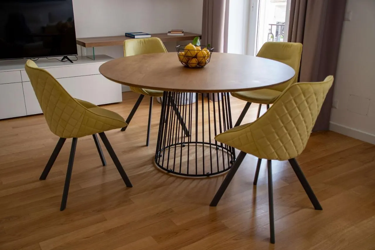 Castalia Apartments & Rooms Duomo 陶尔米纳
